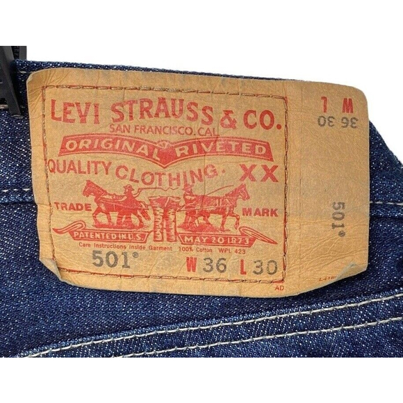 Levi's Mens 501 Jeans 36x30 Regular Fit Dark Wash Denim Button Fly Blue - Picture 9 of 11